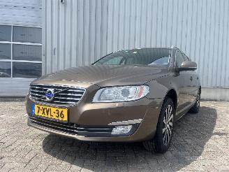 Vaurioauto  passenger cars Volvo V-70 V70 (BW) Combi 2.0 D4 16V (D4204T5(Euro 6)) [133kW]  (10-2013/04-2016)= 2014/11