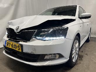 skadebil auto Skoda Fabia Fabia III Combi (NJ5) Combi 5-drs 1.0 12V Greentech (CHYB) [55kW]  (10=
-2014/12-2022) 2018/4