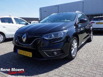 krockskadad bil auto Renault Mégane 1.2 Tce Limited Navi 131pk 2018/5