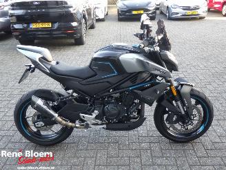 CFMoto  450 NK picture 2