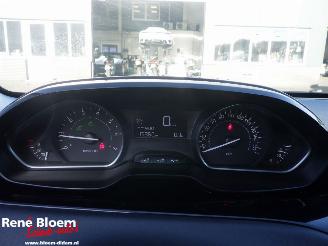 Peugeot 208 1.2 PureTech Blue Lion 5drs picture 13