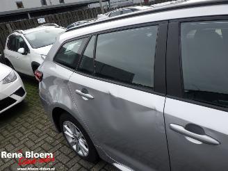 Toyota Corolla Hybrid 140 Active water damage! picture 8