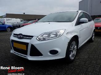 krockskadad bil auto Ford Focus Wagon 1.6 TI-VCT Lease Trend 2014/8