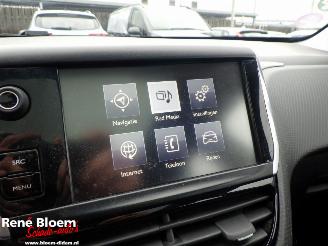 Peugeot 2008 1.2 Puretech Blue Lion Airco 5drs picture 20