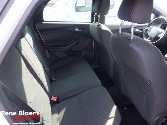 Ford Focus 1.0 ST-Line 5drs picture 10