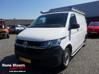 damaged commercial vehicles Volkswagen Transporter 2.0 TD L1H1 Airco 2020/11