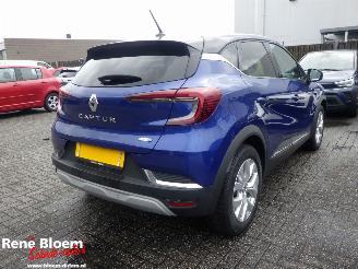 krockskadad bil auto Renault Captur E-TECH HYBRID 145 Intens 2022/2