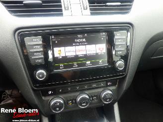 Skoda Octavia Combi 1.6 TDI Greentech Ambition Business picture 13