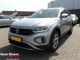 uszkodzony samochody osobowe Volkswagen T-Roc 1.0 TSI Life 75 Edition 2023/5