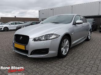 Schadeauto Jaguar XF 2.2D Premium Business Edition 2014/2