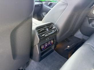 BMW M5 Sedan Carbon B&W 728pk Full Option picture 16