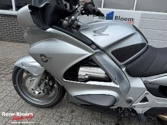 Honda ST 1300 Pan European picture 13