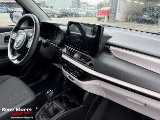Suzuki Swift 1.2 Select Smart Hybrid 5drs Navi picture 12