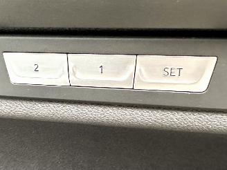 BMW 7-serie 730d xDrive 265pk aut + f1 High Exe M-Ed - nap - schuifdak - hud - softclose - 360 cam - harman/kardon - luchtvering picture 28