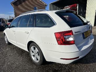 Skoda Octavia 1.5 TSI 150pk 7-Traps aut Greentech Style - nap - navi - carplay - keyless entry - pdc v+a + park assist picture 6