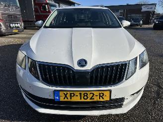 Skoda Octavia 1.5 TSI 150pk 7-Traps aut Greentech Style - nap - navi - carplay - keyless entry - pdc v+a + park assist picture 3