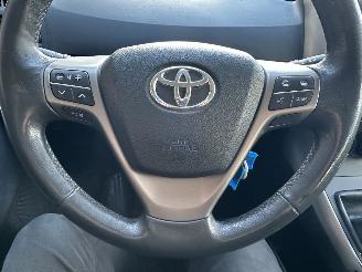 Toyota Verso 1.6 VVT-i 132pk 6-bak Comfort 7Pers - airco - 4x elektr ramen - radio cd + aux - trekh - 4x all season picture 25