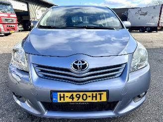 Toyota Verso 1.6 VVT-i 132pk 6-bak Comfort 7Pers - airco - 4x elektr ramen - radio cd + aux - trekh - 4x all season picture 3
