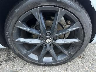 Seat Leon 1.5 TSI 131pk FR Ult Ed - pano - 78dkm - facelift - virtual - front assist - sfeerverl - pdc v+a - alarm - nardo grey picture 104