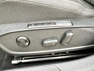 Volkswagen Golf 1.5 eTSI 162pk aut + f1 Style - nap - pano - virtual - massage - front + line + side + park assist - virtual picture 55