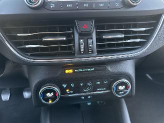 Ford Focus 1.0T EcoBoost 125pk 6-bak Titanium Bus - nap - keyless - front + line assist - trekh - pdc v+a - navi - CarPlay picture 19
