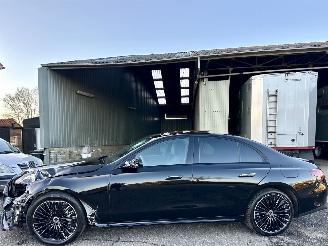 skadebil auto Mercedes E-klasse 300e Hybrid 268pk aut + f1 AMG-Line - pano - sfeerverl - memory l+r - front + line + side assist - 16dkm 2024/6