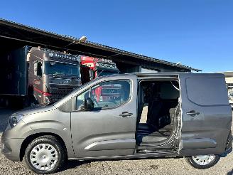 damaged commercial vehicles Opel Combo 1.5D 102pk 6-bak euro.6 L1/H Luxe - 45dkm nap - navi - camera - stoelverw - pdc - 2x schuifdeur - zonnepanelen dak 2023/5