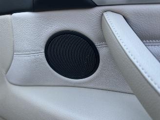 BMW X6 xDrive50i 4.4 TwinTurbo 408pk 8-traps aut + f1 Exe - facelift - hud - 22 inch - softclose - stuurverw - keyless picture 40