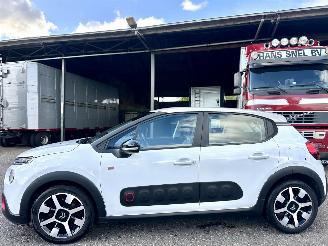 Schadeauto Citroën C3 1.2 PureTech 82pk ELLE - nap - navi - pdc - line assist - lmv - carplay - clima - cruise - grijs dak 2018/5