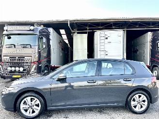 Schadeauto Volkswagen Golf 1.0 TSI 110pk 6-bak Life Edition 2021/1
