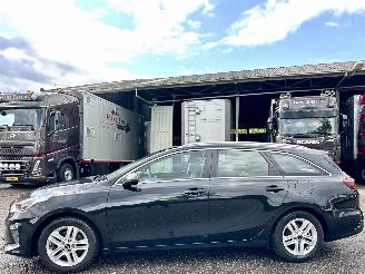 Schadeauto Kia Ceed Sportswagon 1.5 T-GDi 6-bak 160pk DynamicLine - nap - navi - camera - line assist - carplay - pdc - trekh 2021/6