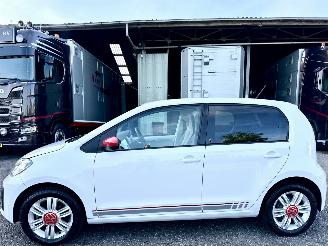 krockskadad bil auto Volkswagen Up! 1.0 beats 2020/11