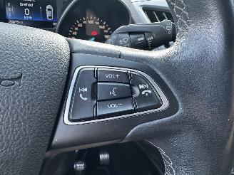 Ford Kuga 1.5 EcoB Turbo 150pk 6-bak ST-Line - nap - navi - xenon - park assist - leer + alcantara - zwarte hemel - keyless picture 36