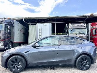 Schadeauto Tesla Model Y RWD 58kWh Aut - nap - 1e eig - panoramadak - leer - stoelverw v+a - 19 inch - trekh - camera 2023/1