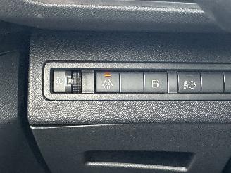 Peugeot 3008 1.6 HYbrid 225pk aut + f1 Allure Pack Bus - nap - nav - camera - keyless entry + start  - line + side assist picture 32
