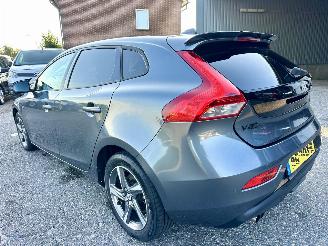 Volvo V-40 1.6 D2 114pk 6-bak Momentum - navi - camera - velgen - sfeerverl - getint glas - pdc - rijdbaar picture 7