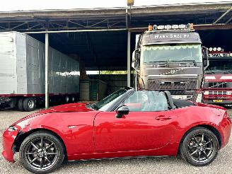 krockskadad bil auto Mazda MX-5 Cabrio 1.5 SkyActiv-G 131pk 6-bak GT-M - bose - navi - leer - stoelverw - pdc - clima - cruise - keyless 2016/7