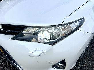Toyota Auris Touring Sports 1.8 Hybrid aut 123pk L.Pro Exe - nap - pano - xenon - navi - camera - keyless - bearlock - pdc v+a picture 7