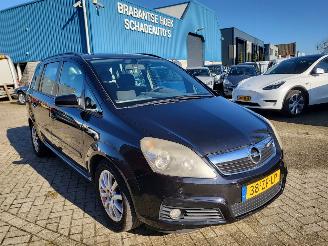 skadebil auto Opel Zafira ZAFIRA 7 zitplaatsen 1.6  105 pk 2008/1