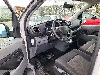 Peugeot Expert e-Expert 100 kW 9 persoons met panoramadak rijdbaar picture 13