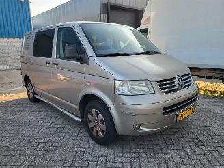 Schadeauto Volkswagen Transporter 128 KW AUT 2.5 TDI Trendline DOUBLE CAB 2009/2