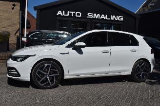 Schadeauto Volkswagen Golf 1.5 Tsi R-Line Business 131Pk *Navi/Clima/Camera/Panorama/Stoelverwarming 2020/9
