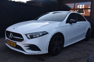 skadebil auto Mercedes A-klasse 180 Business Solution AMG 136Pk *Navi/Clima/Camera/Stoelverwarming 2019/7
