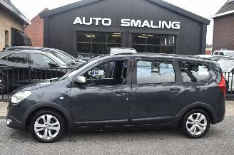 Vaurioauto  passenger cars Dacia Lodgy 1.3 Tce Stepway 7 Personen 131Pk *Navi/Airco/Camera 2021/10