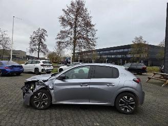 Peugeot 208 74kw ALLURE / CAMARA / NAVI picture 6