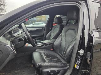 BMW 5-serie 530e  M-SPORT picture 17