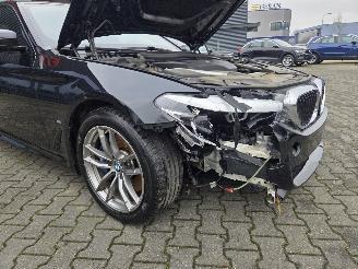 BMW 5-serie 530e  M-SPORT picture 13