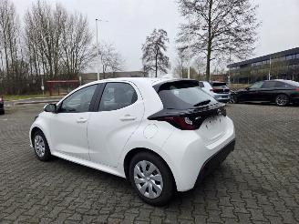 Toyota Yaris 1.5 Benz 92kw  / CAMERA / CarPLAY / 17DKM picture 3