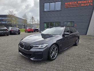 krockskadad bil auto BMW 5-serie 530i 180KW M-SPORT / HEAD UPP / PANO / 50DKM. 2023/4