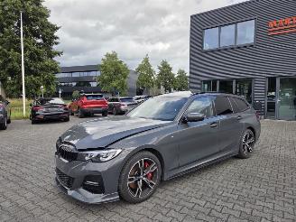 Vaurioauto  passenger cars BMW 3-serie M-SPORT / PANO / CAMERA / H.K AUDIO / DRAVITGRAU MET 2021/3